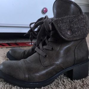 Combat boots